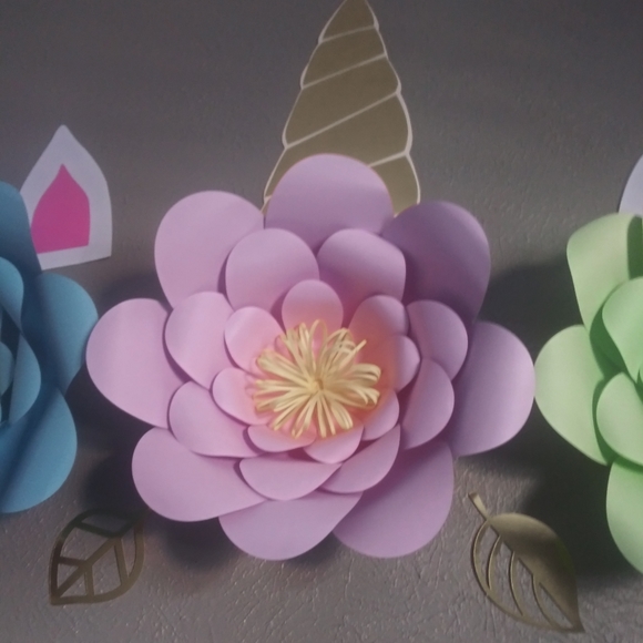 Beautiful unicorn paper flowers - Picture 4 of 5